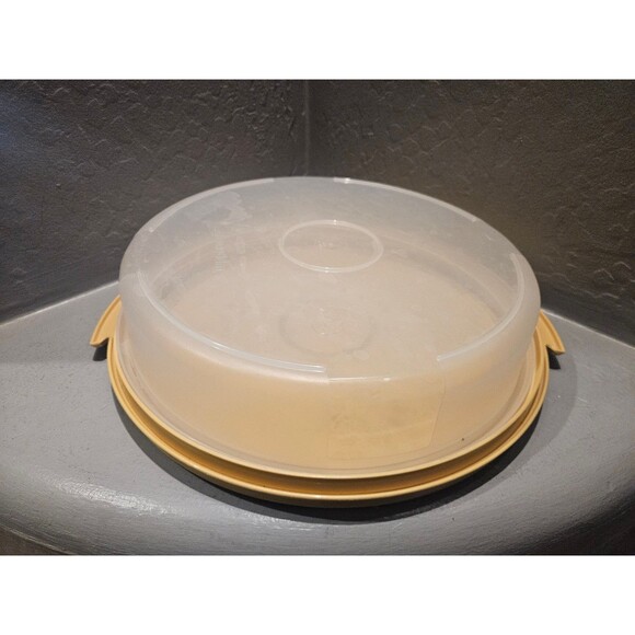 Tupperware 12" x 3" Gold Pie Cake Keeper - Picture 2 of 7